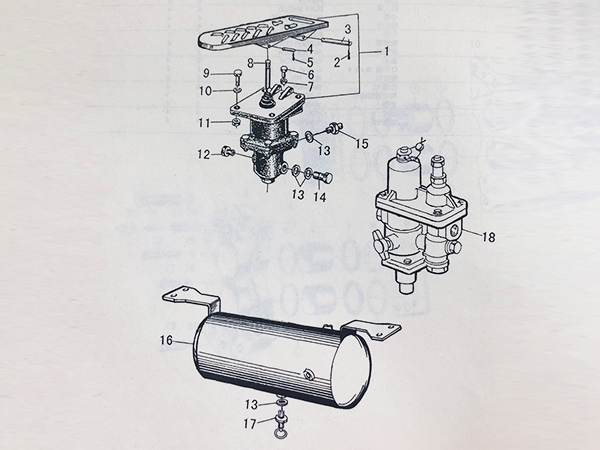 制動(dòng)閥、油水分離器、儲(chǔ)氣罐